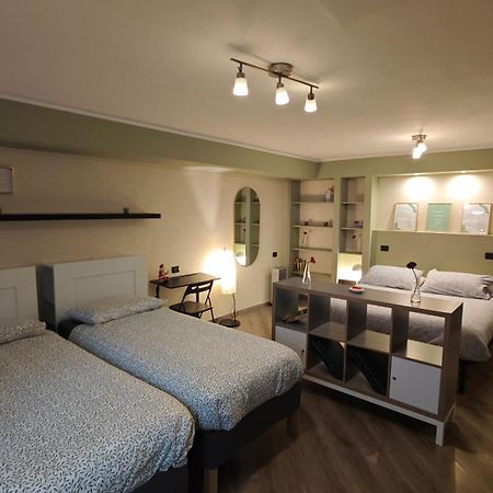Appartamento Aleph With Private Parking, Next Train Station Como Exteriér fotografie