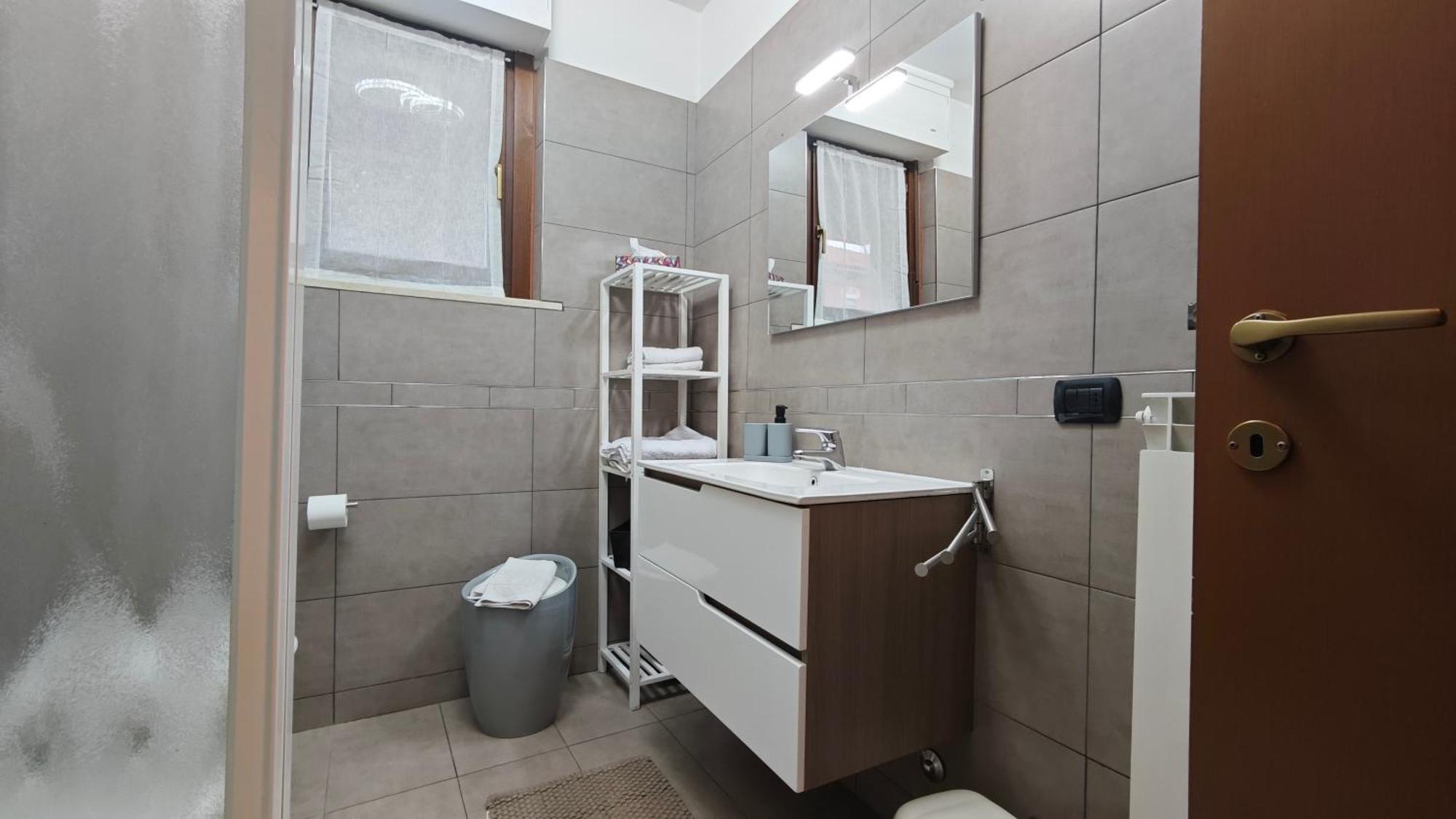 Appartamento Aleph With Private Parking, Next Train Station Como Exteriér fotografie